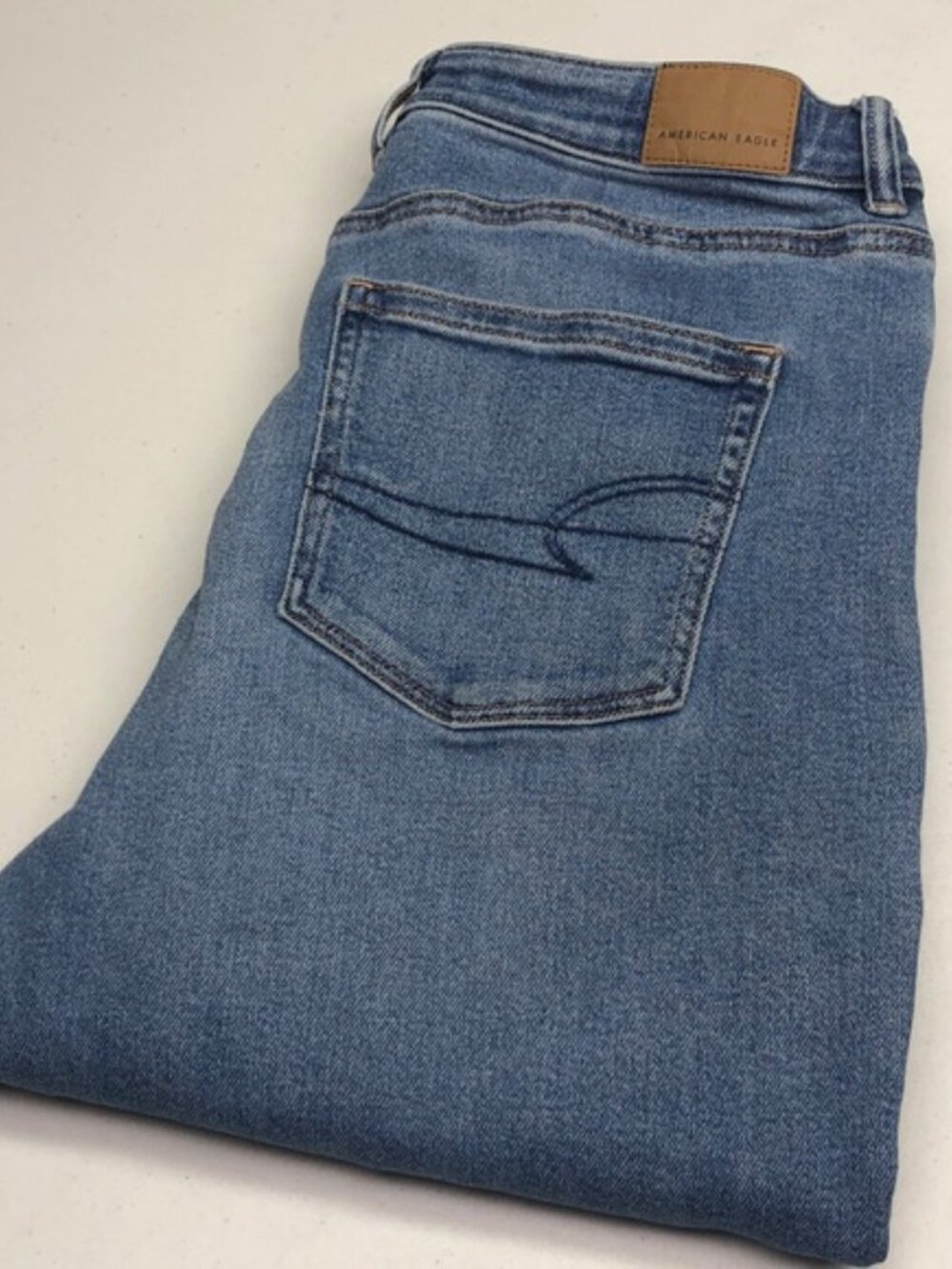 AMERICAN EAGLE MOM STYLE JEANS 12/31x27 ⭐️